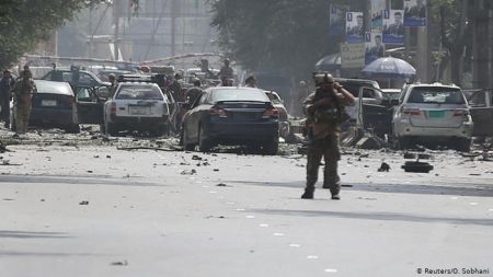 Αφγανιστάν: Δεκάδες εκροί και τραυματίες από βομβιστική επίθεση κατά την κηδεία αστυνομικού