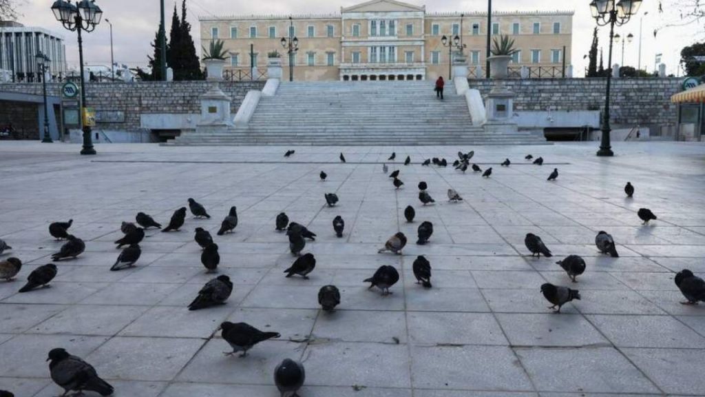 Δημοσκόπηση: «Οχι» σε πρόωρες εκλογές λένε οι πολίτες – Πώς βλέπουν το άνοιγμα σχολείων – Τι λένε για τα μέτρα