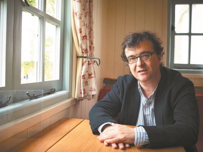 Ο ισπανός συγγραφέας Χαβιέρ Θέρκας μιλάει για την πανδημία