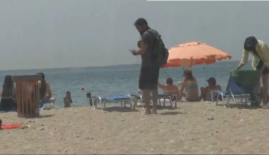 Αποκλειστικό MEGA: Όργιο αυθαιρεσιών στις ελεύθερες παραλίες