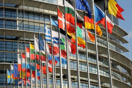 Ευρωπαϊκό Κοινοβούλιο: Ζητά από την Κομισιόν σχέδιο έκτακτης ανάγκης ως τις 15 Ιουνίου