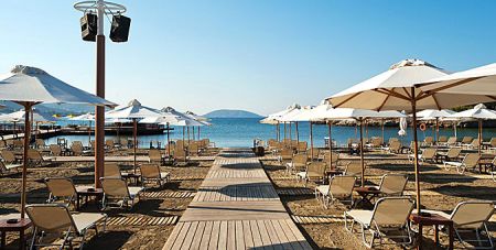 Ο Χαρδαλιάς και οι κανονισμοί στις παραλίες