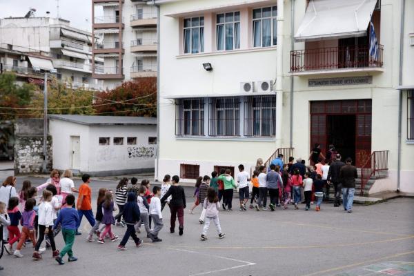 Τα υπέρ και τα κατά στο άνοιγμα των δημοτικών σχολείων