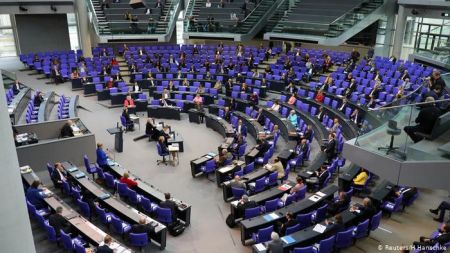 Γερμανία: Πλειοψηφία υπέρ του σχεδίου Μέρκελ-Μακρόν
