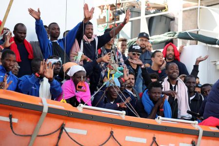 ΟΗΕ: Βρείτε τα και μετεγκαταστήστε τους 160 πρόσφυγες που είναι αποκλεισμένοι στα κρουαζιερόπλοια