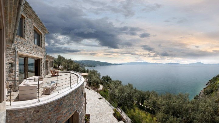 Handelsblatt: Αγοράστε τώρα ακίνητα στην Ελλάδα