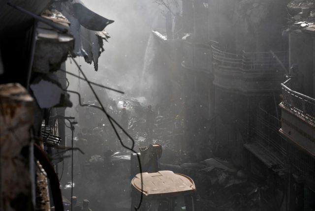 Συντριβή αεροσκάφους στο Πακιστάν: Τουλάχιστον 97 νεκροί – Συγκλονίζουν οι μαρτυρίες