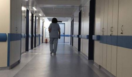 Κέρκυρα: Στο νοσοκομείο ο δράκος μετά από απεγκλωβισμό του απ’ τη χαράδρα