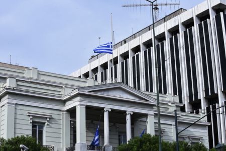 ΥΠΕΞ: Καμία ξένη δύναμη δε βρίσκεται σε ελληνικό έδαφος