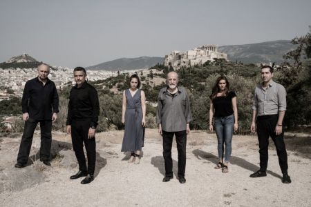 «Συνοικία το όνειρο» δια χειρός Σωτήρη Χατζάκη στο Γυάλινο Μουσικό Θέατρο