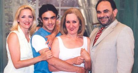 «Δέκα λεπτά κήρυγμα»: Η αγαπημένη σειρά κάθε μεσημέρι στο Mega