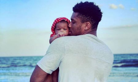 Γιάννης Αντετοκούνμπο: Τρυφερές στιγμές με τον μικρό γιο του