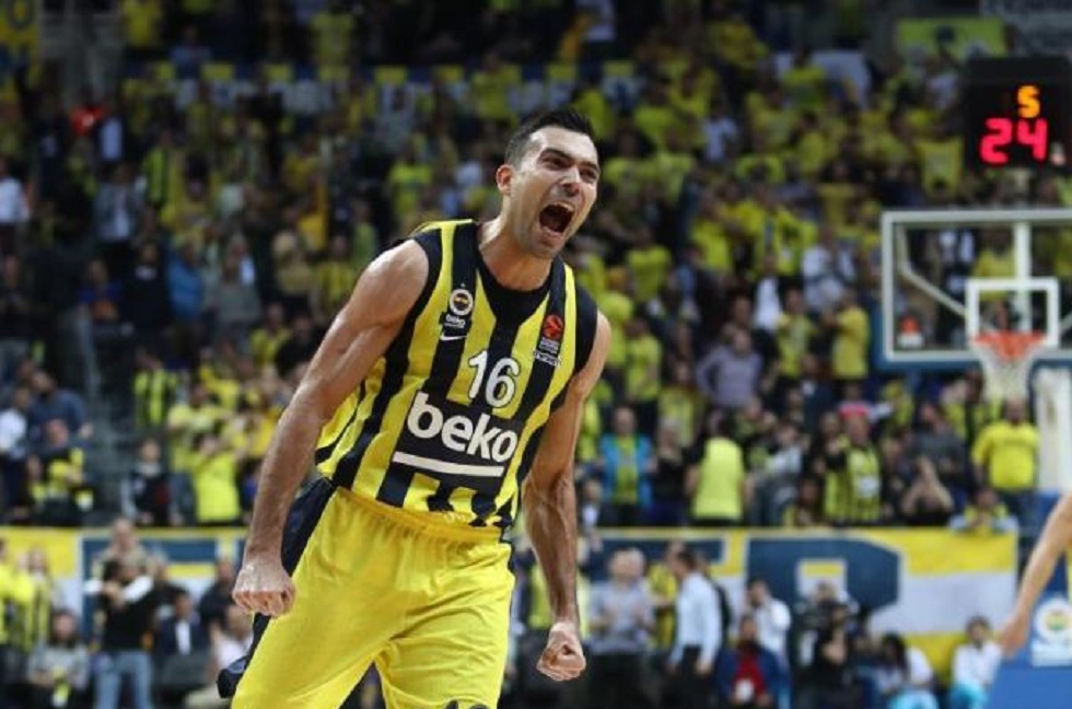 Ισπανικό δημοσίευμα: Συμβόλαιο δύο εκατομμυρίων ευρώ στον Σλούκα από Ρεάλ και ΤΣΣΚΑ