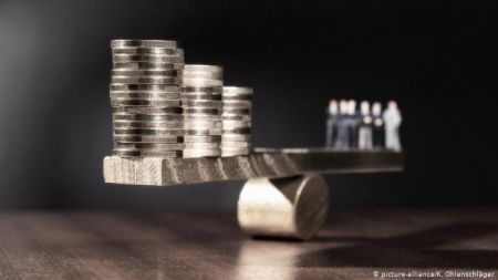 Τα πακέτα στήριξης είναι για τις επιχειρήσεις