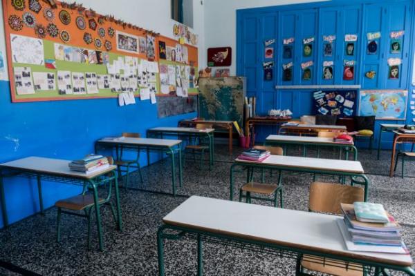 Δημοτικά σχολεία: Ξανά κουδούνι, δυο μήνες μετά, με αποστάσεις και αντισηπτικά