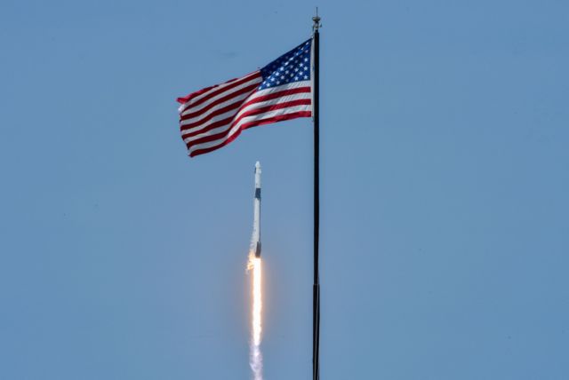 Επιτυχής η εκτόξευση της SpaceX στο Διάστημα [Εικόνες]