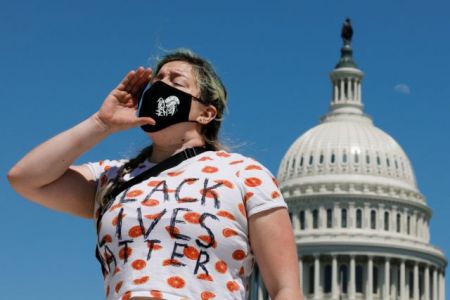 Οξύνει τα πνεύματα ο Τραμπ: Χαρακτηρίζει «τρομοκρατική οργάνωση» τους ANTIFA