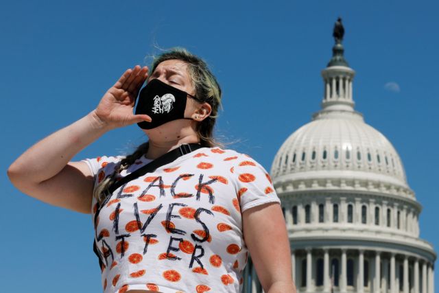 Οξύνει τα πνεύματα ο Τραμπ: Χαρακτηρίζει «τρομοκρατική οργάνωση» τους ANTIFA