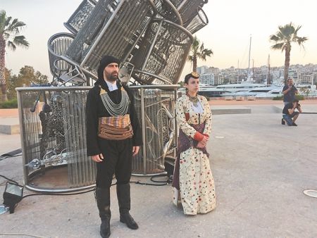 «Την πατρίδαμ’ έχασα»