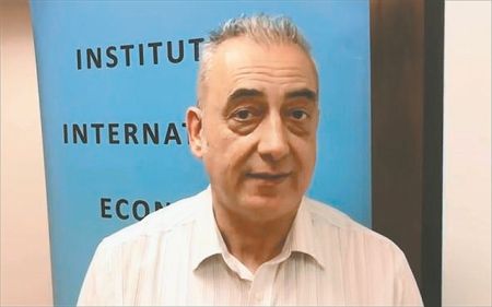 Σύγκρουση κορυφής στον ΠΟΥ (και) για το εμβόλιο