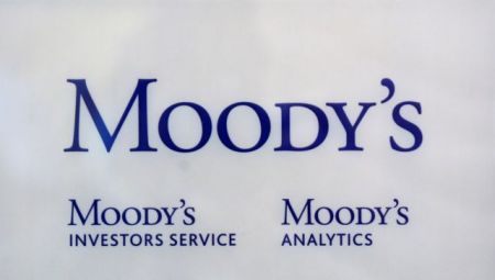 Moody’s:  «Bad bank» προτείνει η ΕΚΤ
