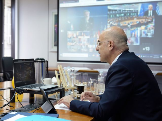 Συνομιλίες Δένδια με ΥΠΕΞ Ιταλίας και Μάλτας για τουρισμό και προσφυγικό