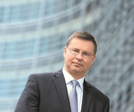 Σφήνα εποπτείας για τα € 32 δισ.