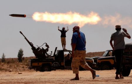 Λιβύη: Πέντε νεκροί από ρουκέτες που έπληξαν την Τρίπολη