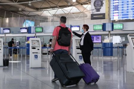 Κορωνοϊός: Πώς θα ελέγχονται οι τουρίστες από το εξωτερικό