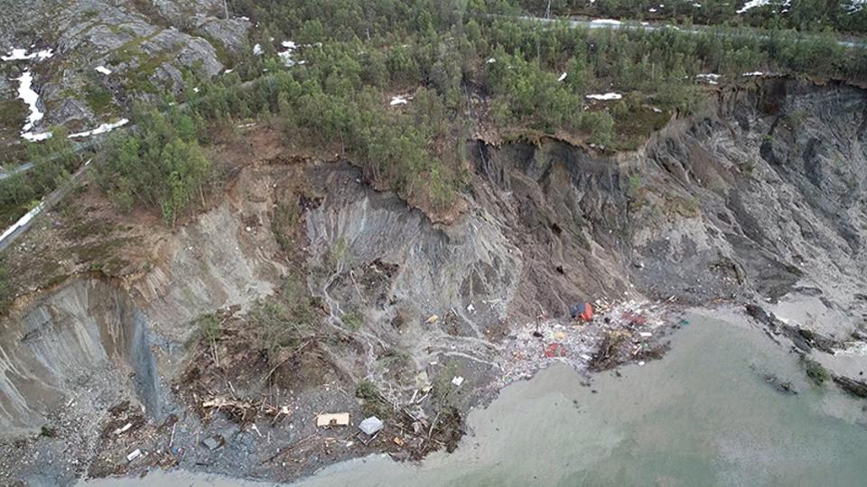 Νορβηγία: Τρομακτική ολίσθηση του εδάφους – Σπίτια κατέληξαν στη θάλασσα