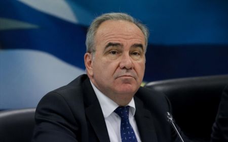 Παπαθανάσης: Αυστηροί έλεγχοι το τριήμερο – Πρόστιμα και «λουκέτα» στους παραβάτες