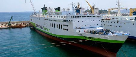 Στο λιμάνι του Ρεθύμνου προσέκρουσε το επιβατηγό οχηματαγωγό πλοίο OLYMPUS