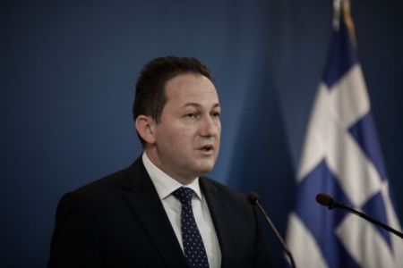 Πέτσας: «Αξιωματική αντιπολίτευση, ή fake αντιπολίτευση; Ο ΣΥΡΙΖΑ επιλέγει το δεύτερο»