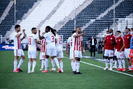 Ολυμπιακός: Οι πανηγυρισμοί στα αποδυτήρια της Τούμπας