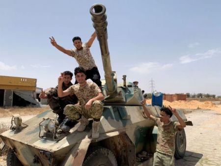Λιβύη: Αναφορές για λεηλασίες σε περιοχές που ανακατέλαβαν οι δυνάμεις του Σάρατζ