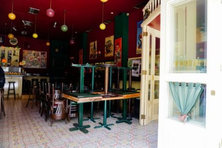 Ο κορωνοϊός «χτύπησε» την εστίαση – Ελάχιστοι πελάτες και κλειστά μαγαζιά