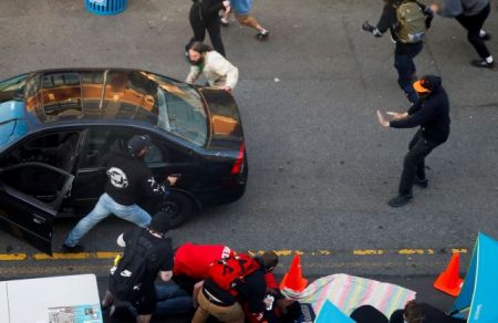 ΗΠΑ: Οδηγός έριξε αυτοκίνητο σε πλήθος διαδηλωτών και άνοιξε πυρ