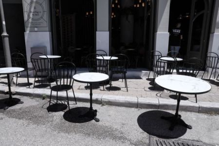 Κορωνοϊός: Βαριές «καμπάνες» για μη εφαρμογή των μέτρων σε τρεις πόλεις