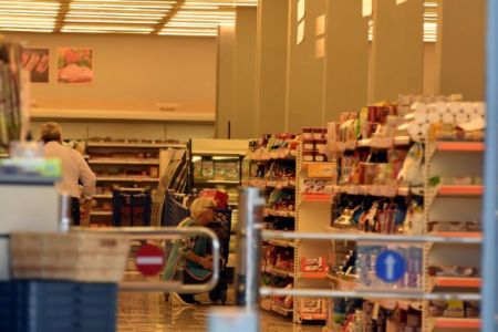 Αγίου Πνεύματος: Τι ισχύει για σούπερ μάρκετ και καταστήματα – Ποιοι κλάδοι μένουν κλειστοί