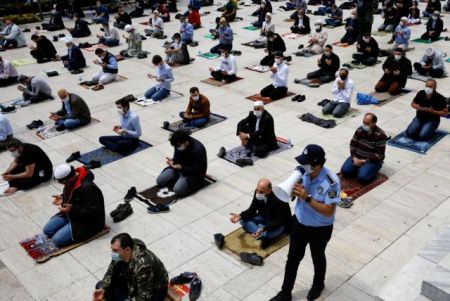 Τουρκία: Άρση της καραντίνας για ηλικιωμένους και νέους