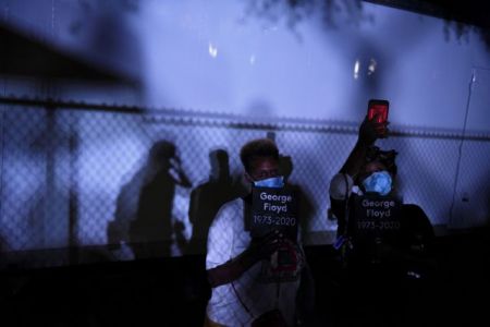 Τελευταίο «αντίο» στον Φλόιντ σε κλίμα οργής και οδύνης – Δρακόντεια μέτρα ασφαλείας