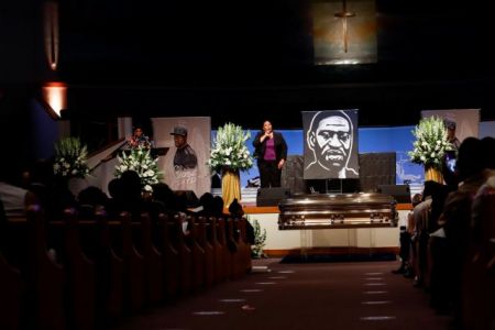 ΗΠΑ: Εκατοντάδες πολίτες στην κηδεία του Τζορτζ Φλόιντ