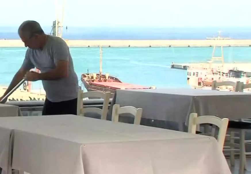 Άδεια τραπέζια στα μαγαζιά – Έως και 50% μειωμένος ο τζίρος στην μετά-καραντίνα εποχή