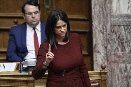 Κεραμέως: Ολοι ίσοι, αλλά προς τα κάτω επί ΣΥΡΙΖΑ