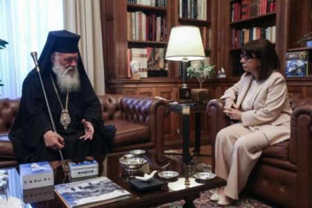 Ιερώνυμος στην ΠτΔ: Έχουμε μεγάλη ανάγκη τη συμπαράσταση της Πολιτείας