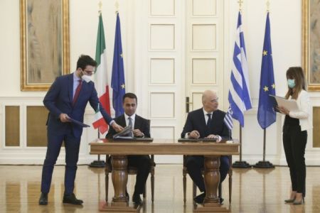 Ταράζοντας τα ύδατα