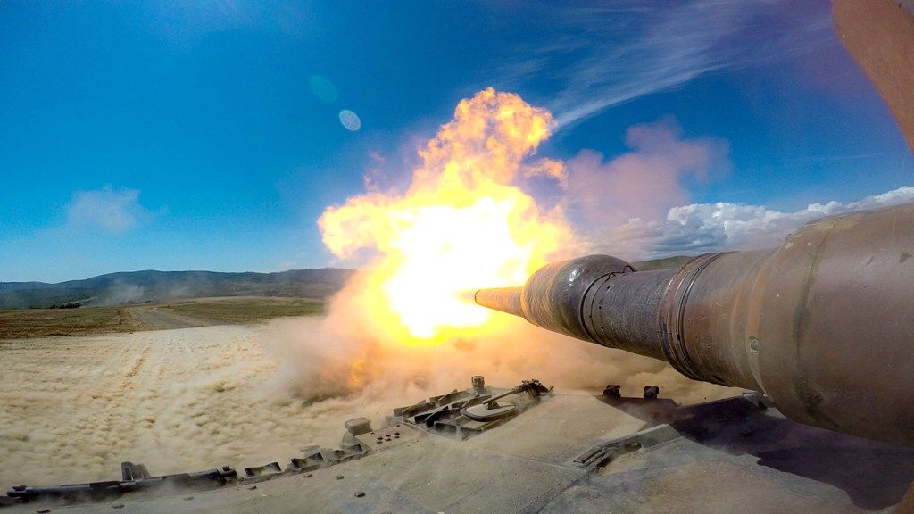 Στρατιωτική άσκηση με άρματα μάχης και ελικόπτερα Apache στην Αλεξανδρούπολη