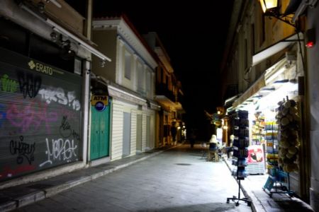 Δραματική πτώση τζίρου στα τουριστικά καταστήματα της Αθήνας