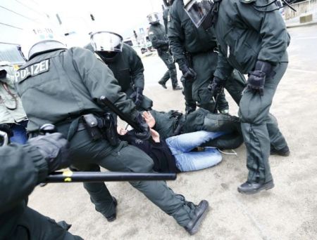 Γερμανία: Εκτεταμένη έρευνα για τον ρατσισμό στα Σώματα Ασφαλείας