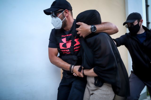 Επίθεση με βιτριόλι: Πώς ένα απλό αίτημα φιλίας μπορεί να πυροδοτήσει μια ολόκληρη αντιζηλία και να οδηγήσει στο έγκλημα